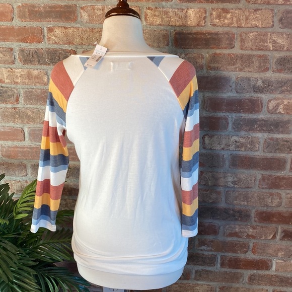 Maurices XS white 3/4 sleeve scoop neck t-shirt - Picture 6 of 10